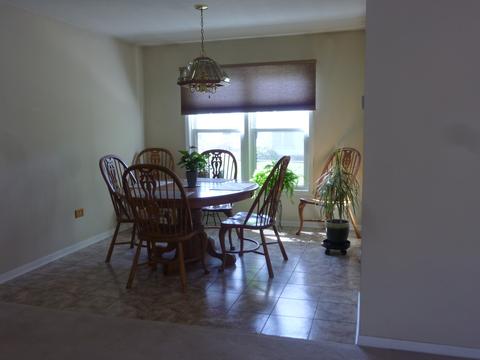 1105 John Dr, Hoffman Estates, IL 60169 photo 4