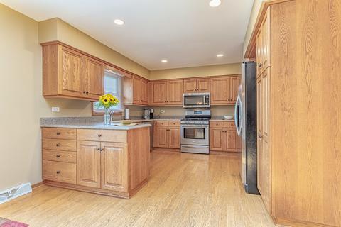 4235 151st St, Midlothian, IL 60445 photo 6