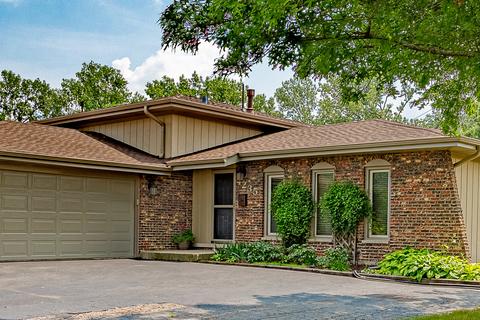 4235 151st St, Midlothian, IL 60445 photo 2