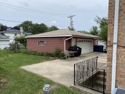 851 S Addison Rd, Addison, IL 60101 photo 5