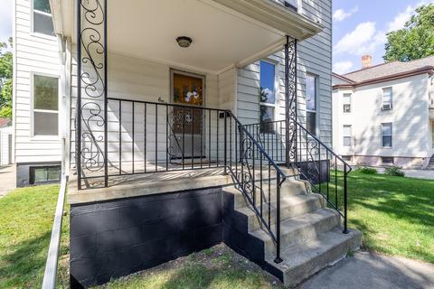 608 E Washington St, Bloomington, IL 61701 photo 3