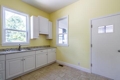 608 E Washington St, Bloomington, IL 61701 photo 17