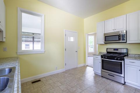 608 E Washington St, Bloomington, IL 61701 photo 20
