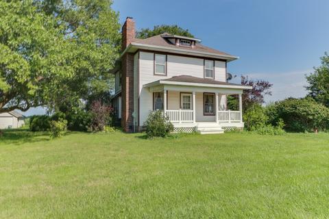 6210 Springfield Rd, Delavan, IL 61734 photo 2