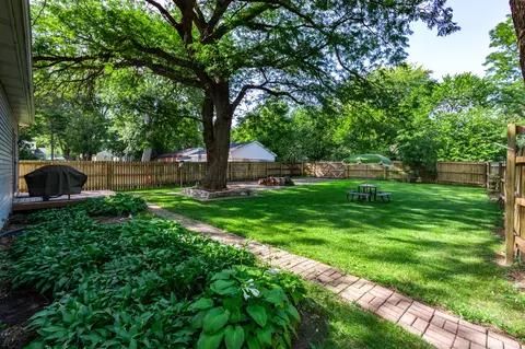 345 E Ottawa St, Sycamore, IL 60178 photo 4