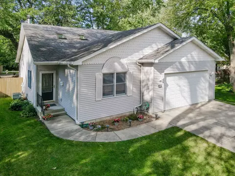 345 E Ottawa St, Sycamore, IL 60178 photo 1