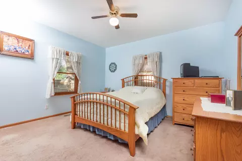 345 E Ottawa St, Sycamore, IL 60178 photo 17