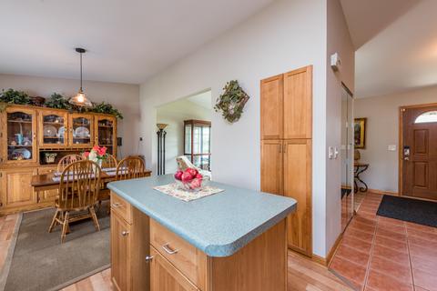 512 Forest View Rd, Lindenhurst, IL 60046 photo 6