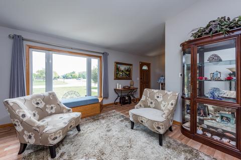 512 Forest View Rd, Lindenhurst, IL 60046 photo 3