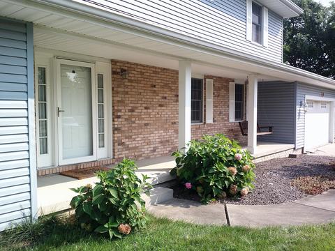 4 Jill Ct, Bloomington, IL 61701 photo 2