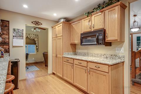 3711 Geneva Pl, Mchenry, IL 60050 photo 8