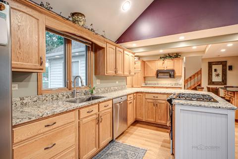 3711 Geneva Pl, Mchenry, IL 60050 photo 12