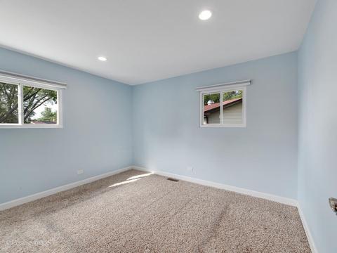 650 Audubon St, Hoffman Estates, IL 60169 photo 16