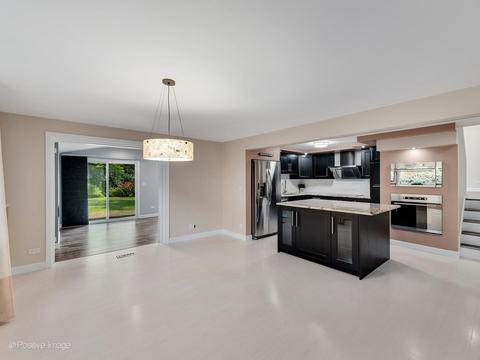 650 Audubon St, Hoffman Estates, IL 60169 photo 7