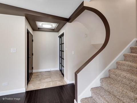 650 Audubon St, Hoffman Estates, IL 60169 photo 3