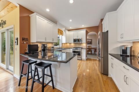 5335 Sand Lily Dr, Naperville, IL 60564 photo 8