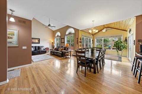 5335 Sand Lily Dr, Naperville, IL 60564 photo 6