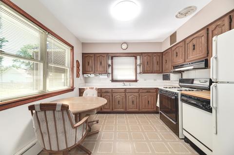 437 S Cherry St, Itasca, IL 60143 photo 8