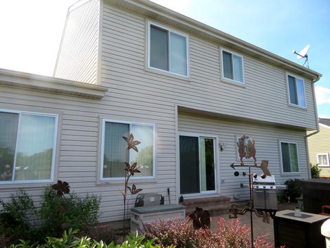 32549 Pilgrims Ct, Lakemoor, IL 60051 photo 2