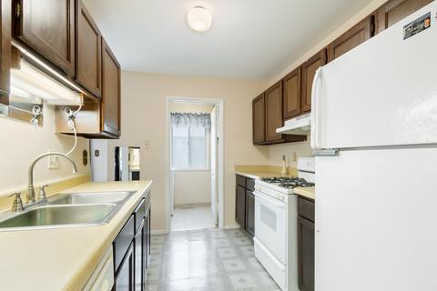 1 Cypress Sq, Elgin, IL 60123 photo 5