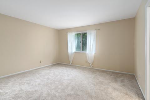 1 Cypress Sq, Elgin, IL 60123 photo 8