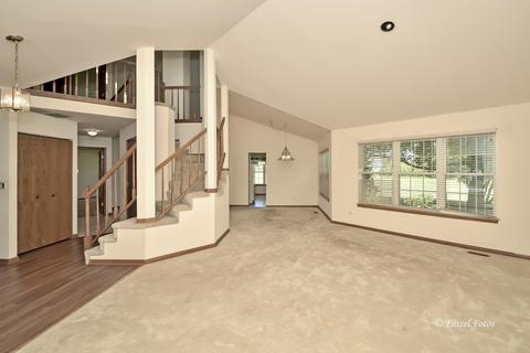 1653 Glengarry Ct, Algonquin, IL 60102 photo 2