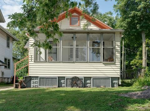 404 E Mill St, Bloomington, IL 61701 photo 2