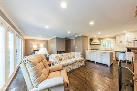 622 E Main St, Barrington, IL 60010 photo 4