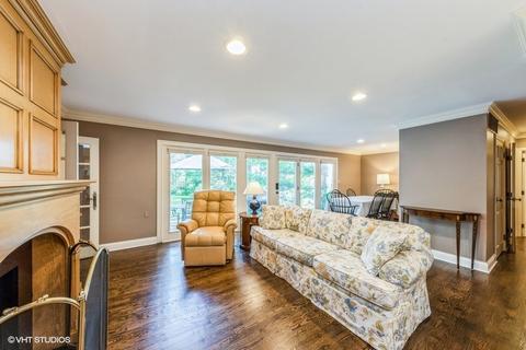 622 E Main St, Barrington, IL 60010 photo 5