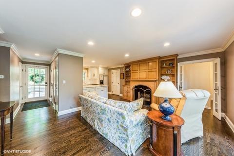 622 E Main St, Barrington, IL 60010 photo 3