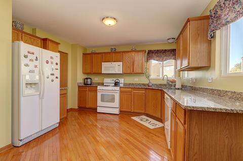 1817 Great Ridge Dr, Plainfield, IL 60586 photo 4