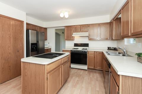 540 Valleyview Dr, Bartlett, IL 60103 photo 7