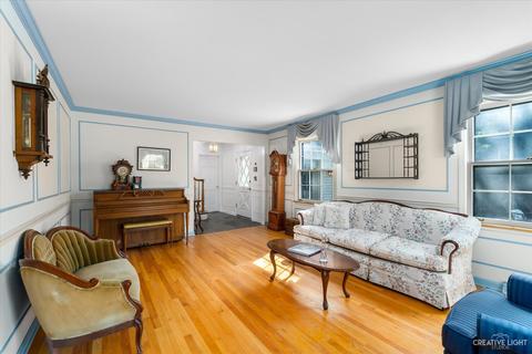416 E 12th Ave, Naperville, IL 60563 photo 3