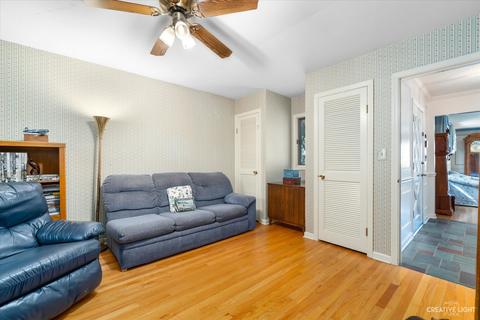 416 E 12th Ave, Naperville, IL 60563 photo 11