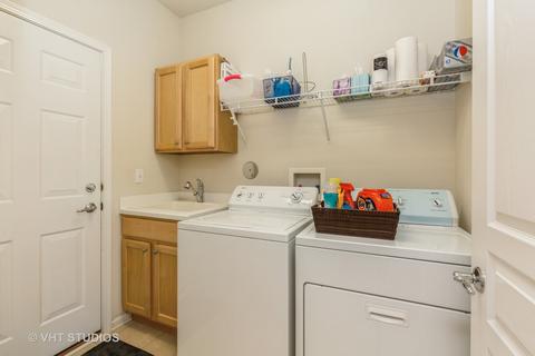 2779 Cascade Falls Cir, Elgin, IL 60124 photo 5