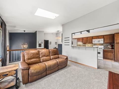2325 Olde Mill Rd, Plainfield, IL 60586 photo 3