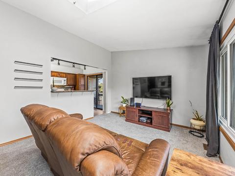 2325 Olde Mill Rd, Plainfield, IL 60586 photo 4
