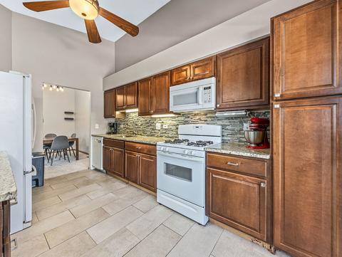 2325 Olde Mill Rd, Plainfield, IL 60586 photo 8