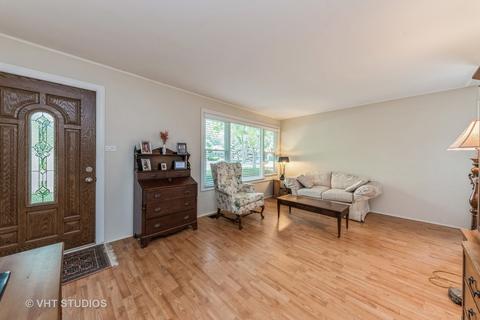 3708 Dove St, Rolling Meadows, IL 60008 photo 2