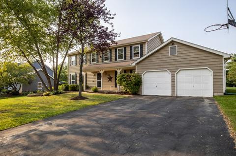 1360 Spring Hill Dr, Algonquin, IL 60102 photo 1