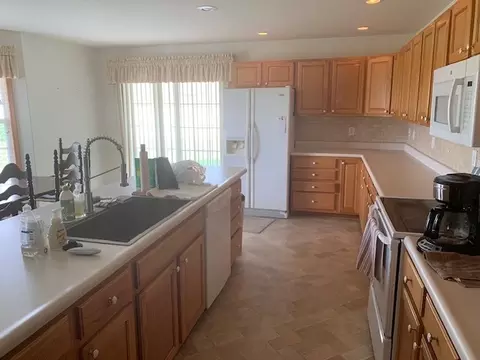 3243 Becker Dr, Peru, IL 61354 photo 7