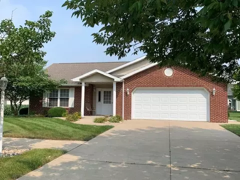 3243 Becker Dr, Peru, IL 61354 photo 1
