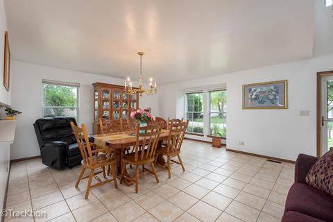 188 Dickens Trl, Elgin, IL 60120 photo 3