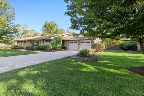 903 Ranch Rd, Wheaton, IL 60187 photo 2