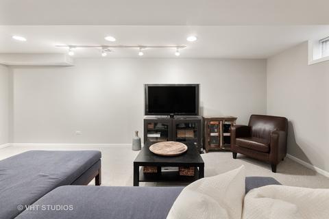 903 Ranch Rd, Wheaton, IL 60187 photo 18