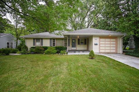 925 S Gables Blvd, Wheaton, IL 60189 photo 1