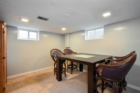 925 S Gables Blvd, Wheaton, IL 60189 photo 22