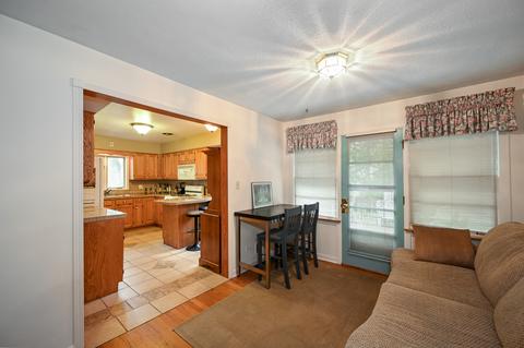 925 S Gables Blvd, Wheaton, IL 60189 photo 9