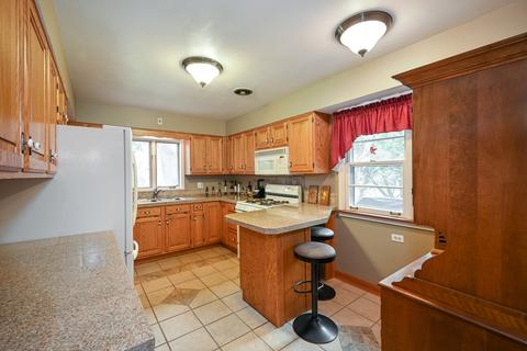 925 S Gables Blvd, Wheaton, IL 60189 photo 10