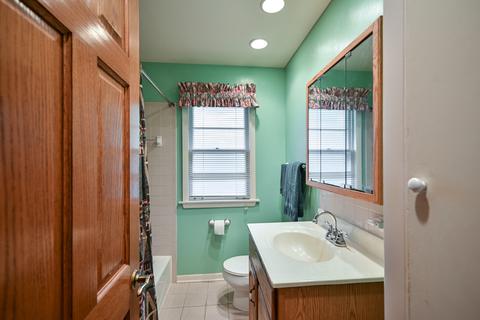 925 S Gables Blvd, Wheaton, IL 60189 photo 15